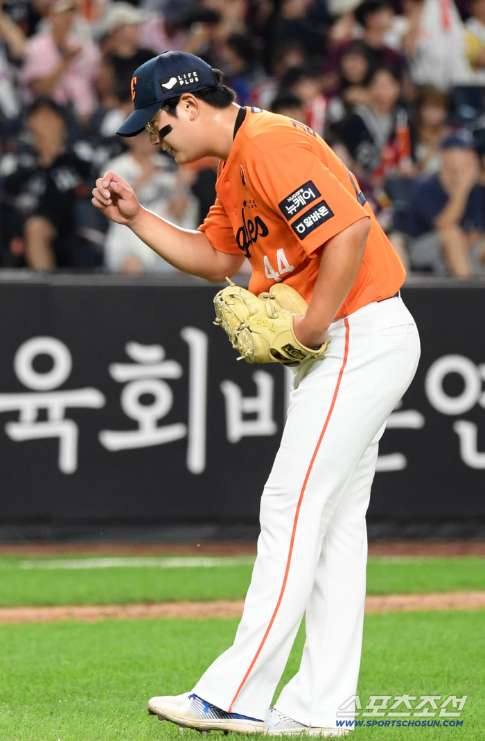  Hanwha Kim Seo Hyun, catcher Lee Jae Won, thank you