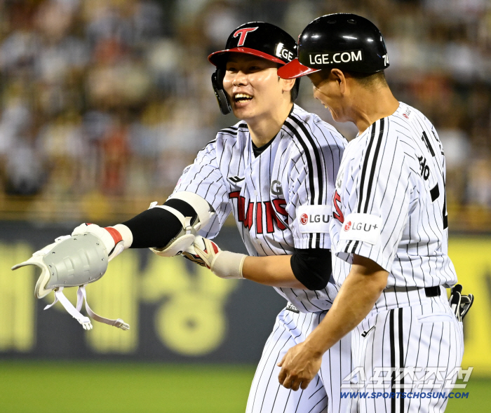  Hong Chang-ki, Coach Song Ji-man, who is happy to have him back