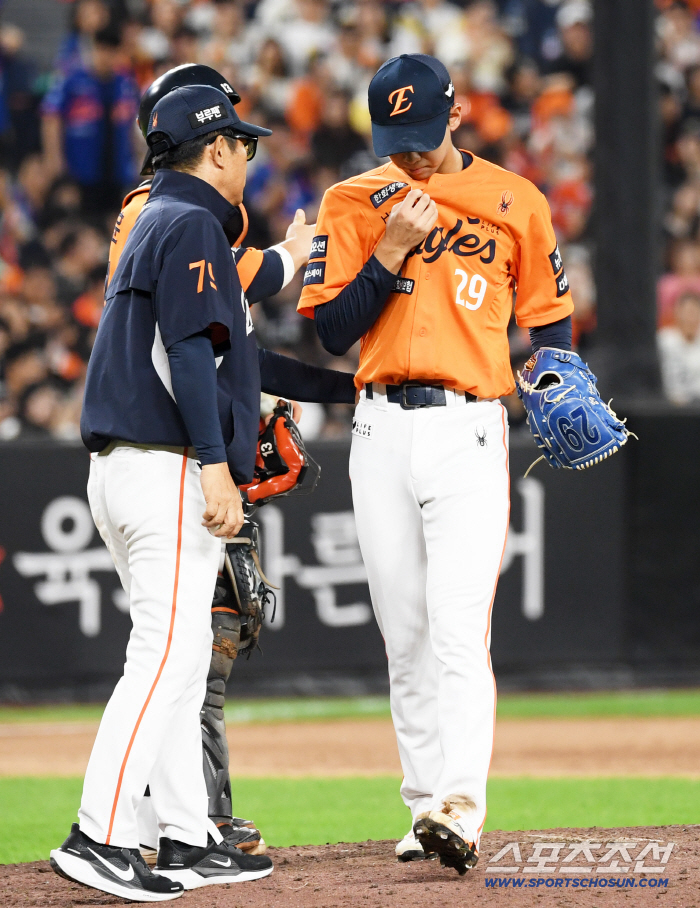  Hwang Jun-seo's frustrating pitching