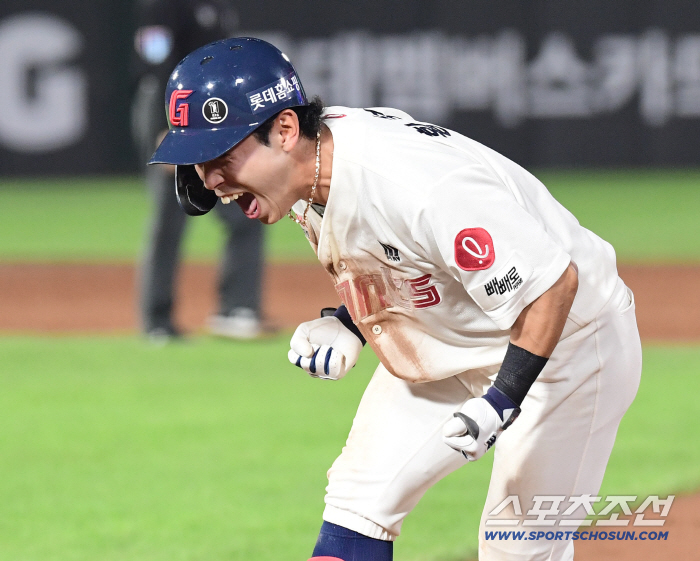  Hwang Sung-bin's two-run timely hit to turn the game around in the fifth inning