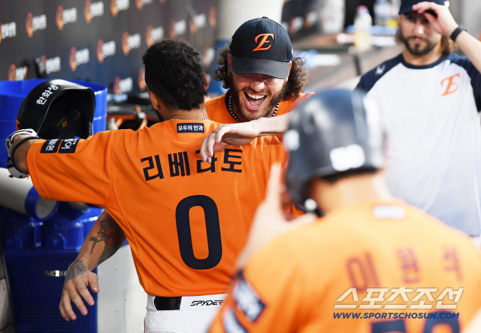  Liberato's welcome starter Ponce, who hit the bases loaded
