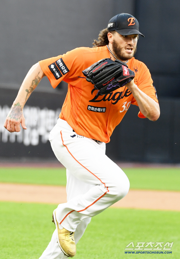  Ponce sprinting