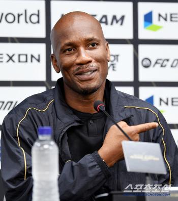  This year, Drogba will give Ferdinand a bitter taste
