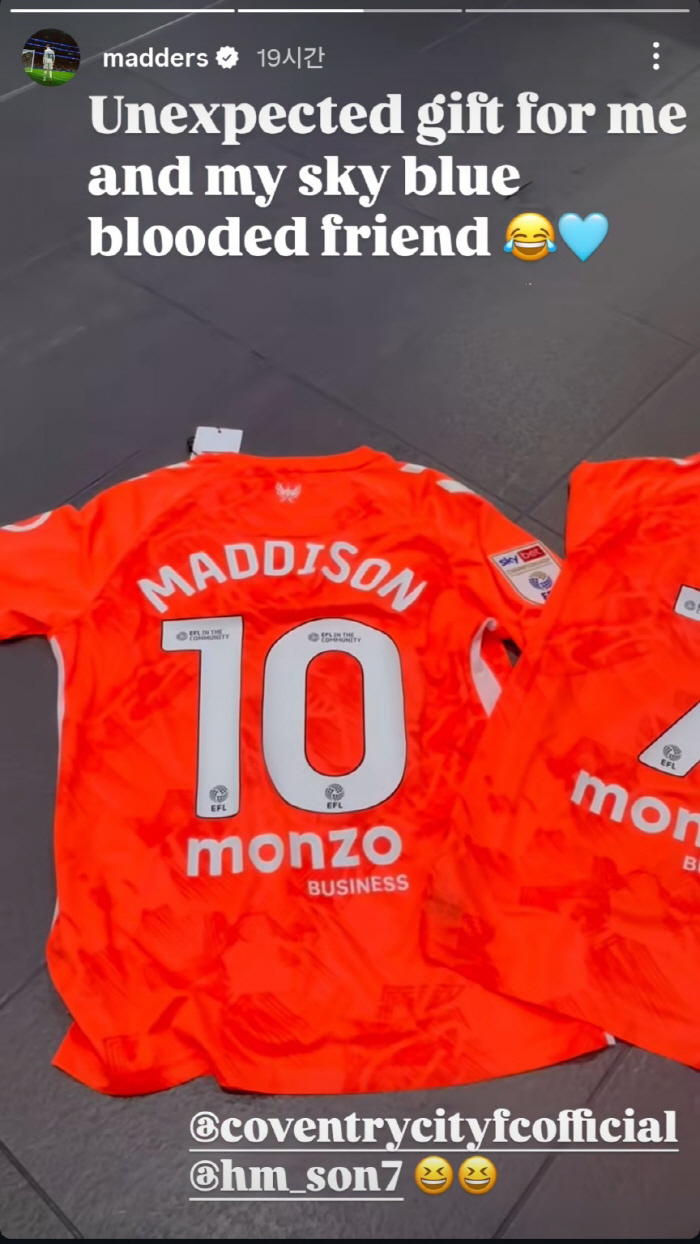 Sonny, look at this! Tottenham's vice-captain was also surprised by a special gift. An unexpected gift