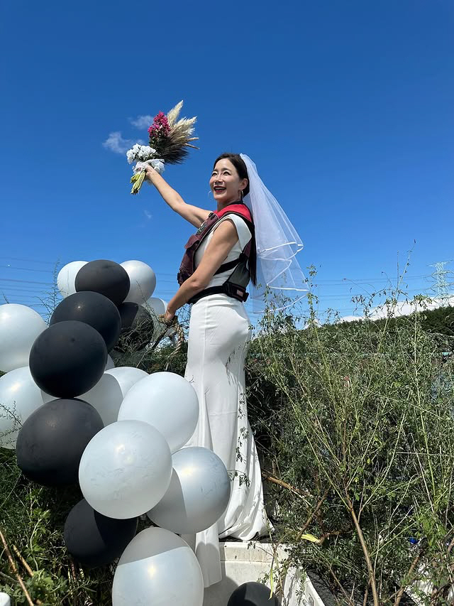 Surprise Kim Ha-young is getting married today (13th)..a bride in a wedding dress and a life jacket