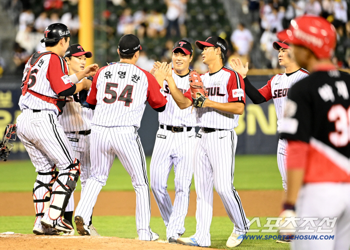 Hanwha lost! LG cut 2 magic numbers today! 3.5G car run away again → I took a breather.. It's been a rough week