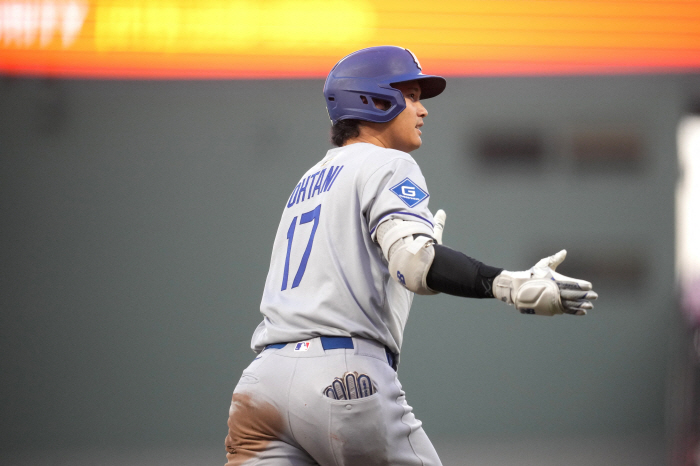In the end, Ohtani, who does more than human, catches up with WAR, but there is no disagreement with MVP