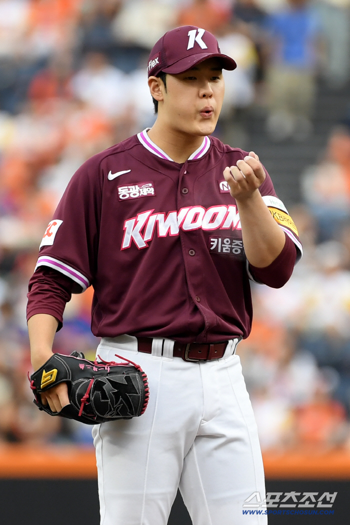 LG, are you thankful? Kiwoom's chili powder exploded again! PS Confirmed to Overpower Hanwha...1st and 2nd place 3.5G cars 