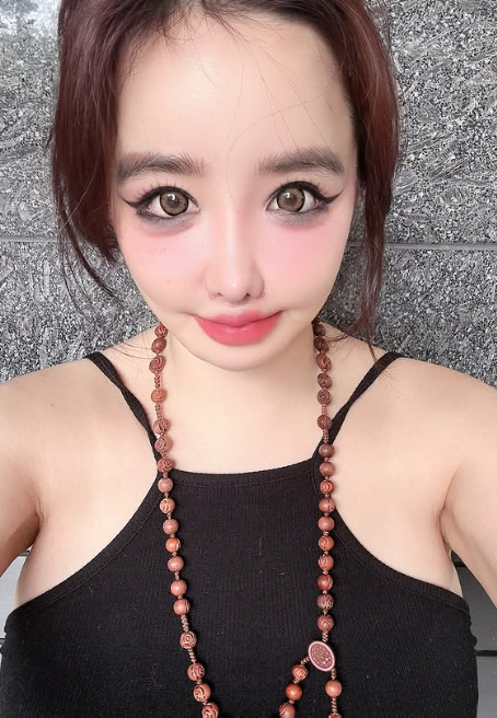 Park Bom declares suspension → My husband ♥ When will Lee Min-ho stop? 