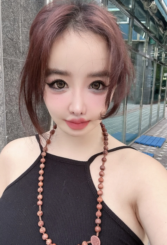 Park Bom declares suspension → My husband ♥ When will Lee Min-ho stop? 