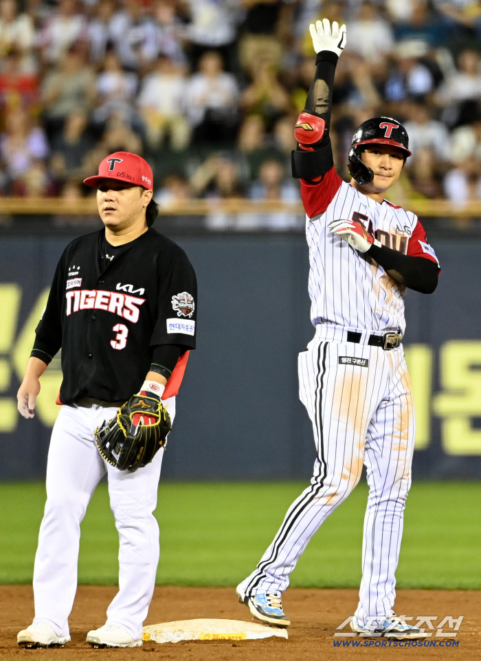  Oh Jihwan, one more point with an RBI double!