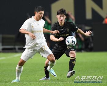  Park Ji-sung and Lee Young-pyo face off without conceding