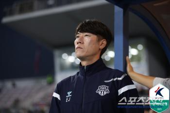 Sharp Kim broke down on his own due to a mistake by Suwon manager Jung-joong. No one can fix it unless it gets stronger