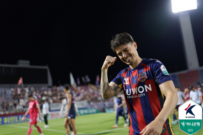 Why is it 8 consecutive points right now? Suwon FC Willian Sports Hernia Surgery Unit