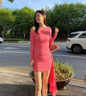 '172cm·51.5kg' Han Ji-hye draws attention to the hot pink dress 