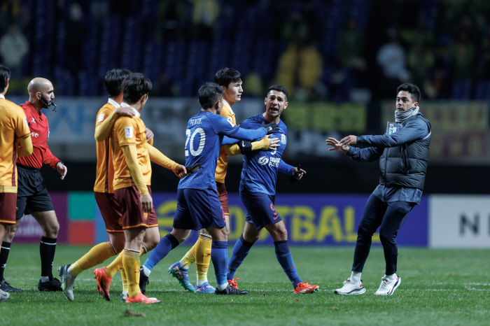 ACLE's appearance Kangwon FC is holding the Shanghai Shenhua master's line? Media Slutsky's possible replacement