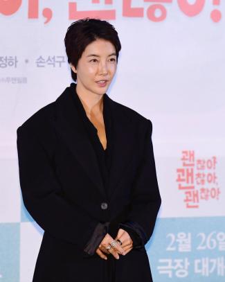 Actor Jin Seo-yeon and Choi Si-won posted a memorial post for Charlie Kirk, a far-right figure