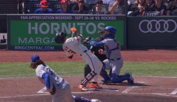 Argh! Dodgers Glasnow, Lee Jung-hoo, a 153km threat to his head! → I avoided it like a matrix.. I'm glad