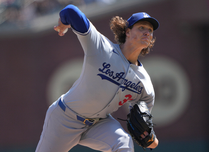 Argh! Dodgers Glasnow, Lee Jung-hoo, a 153km threat to his head! → I avoided it like a matrix.. I'm glad