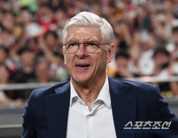 Coach Icon Matchbenger, who surprised the EPL's undefeated champion, said, 'I've never played a game like this before.' Why he was impressed 