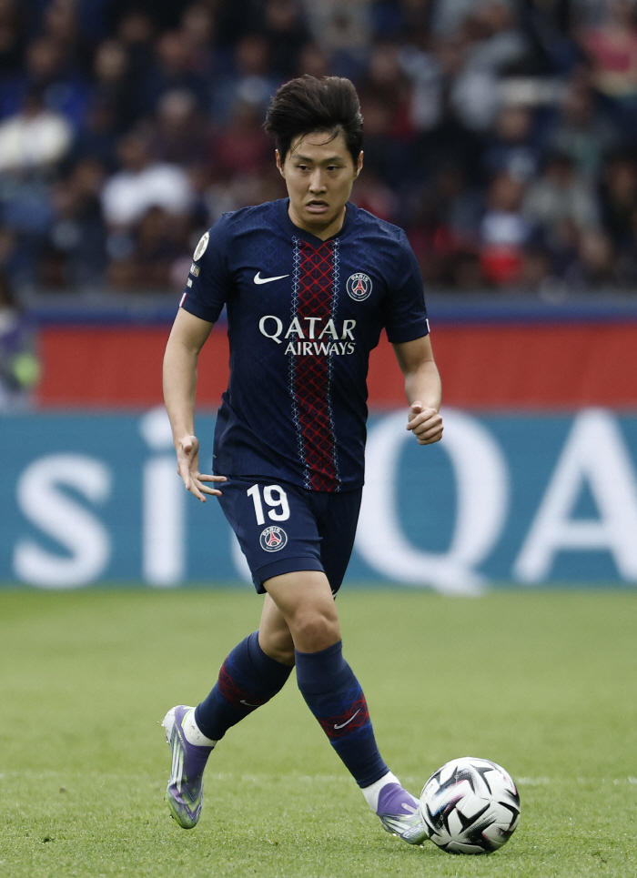 Fortunately for soccer, ace Lee Kang-in is not seriously injured, so PSG peer official → media condition needs to be checked