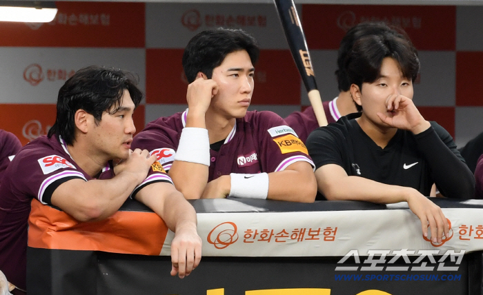 He was the successor of Lee Jung-hoo… 0.139 Terrible Slump, but I believe you'll still be a great player. Why?