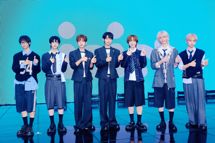 ID Monsta X, CRAVITY, IVE, Seniors Advice...a lot of help thanks to