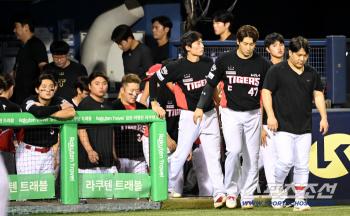 It is cruel even one day after the 0-14 humiliating defeat to LG, why is it Hanwha's 3 consecutive games