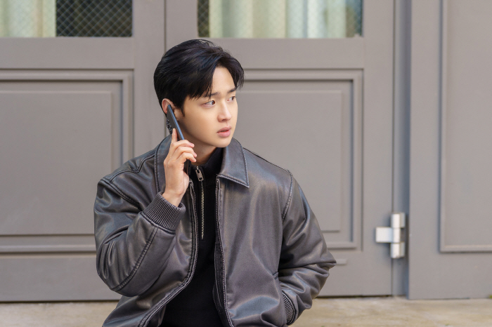Jang Dong-yoon, between a cold-headed detective and a shaky son... a spectrum of acting extended to the 'warts'