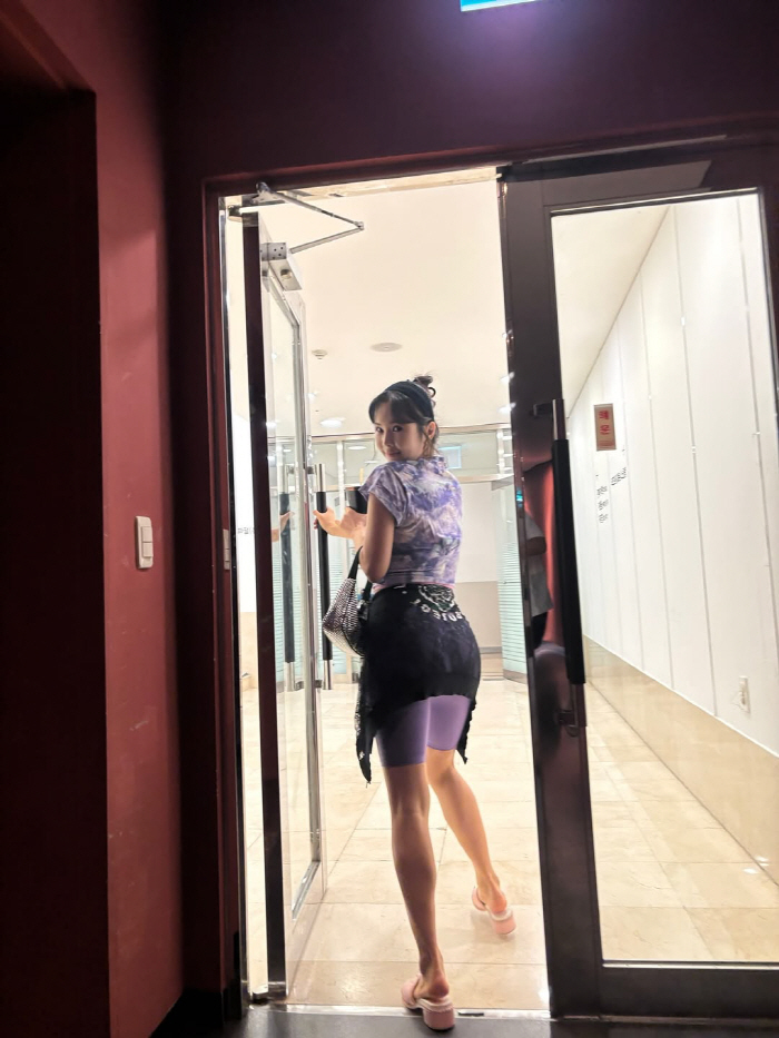 Jang Young-ran, who lost 23kg, is wearing leggings and is having fun showing off Apple Hip