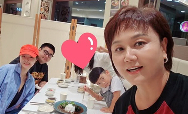 Lee Kyung-sil covered his daughter-in-law's face to the end Don't want to reveal it...I want to protect you