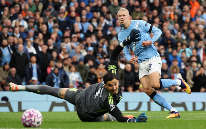 Manchester United will be relegated After Manchester Derby's crushing defeat, the odds of downgrading Opta rise to 10.95%...I can't see any hope
