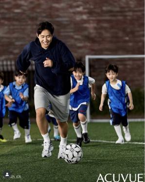 Nanshien Acube Campaign with Lee Kang-in...South Korea's Johnson & Johnson Vision launches Acube Oasis MAX one-day astigmatism