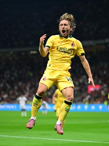 Soccer life starts from 40! Modric, a living legend who scored his Serie A debut goal...The Oldest Record in 64 Years