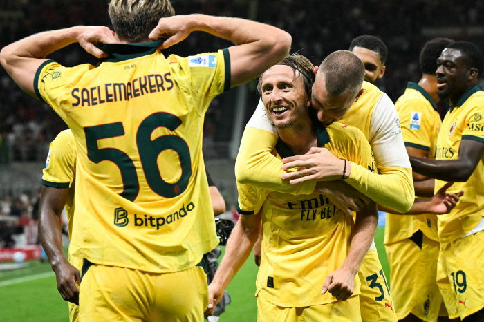Soccer life starts from 40! Modric, a living legend who scored his Serie A debut goal...The Oldest Record in 64 Years