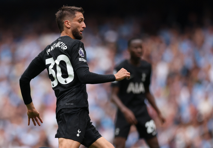 Son Heung-min's Racism Don't Re-sign Tottenham Fellows!It's not his heyday, actually. Gambling