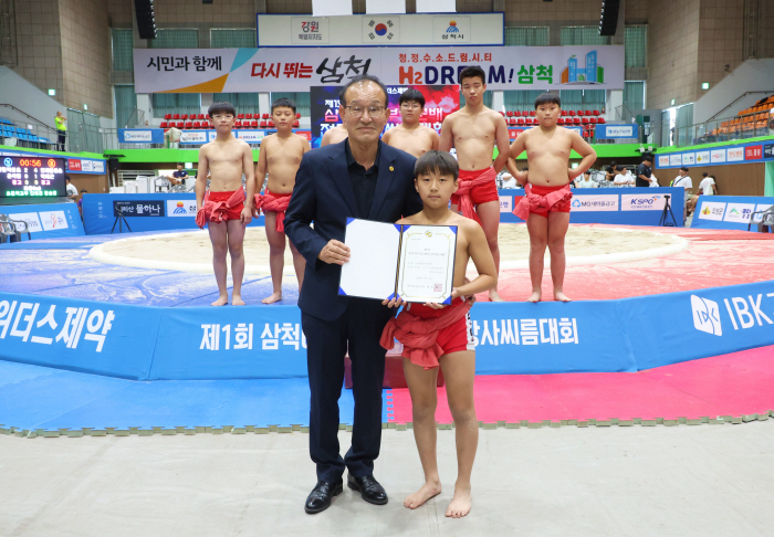 Wonwon Elementary School Won the 1st Samcheok Vice General Bae Elementary School Team...I won three awards this season