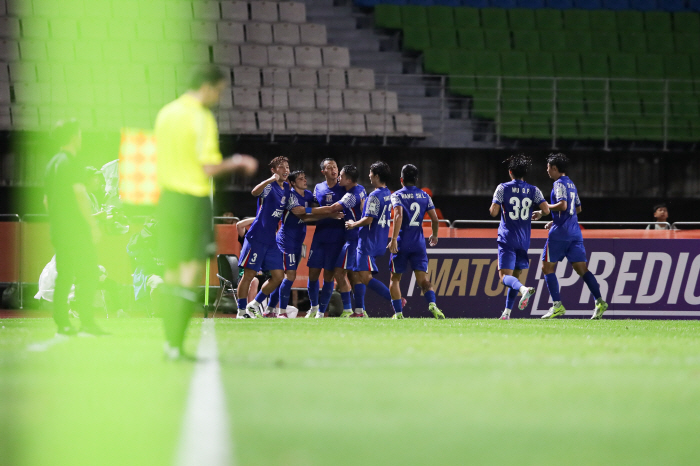 This is the power of Gangwon-do! Gangwon FC came from behind to beat Shanghai Shenhua 20 before debuting!