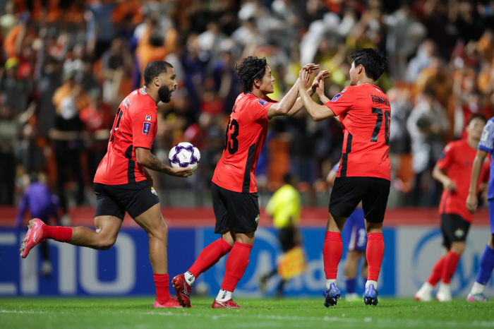 This is the power of Gangwon-do! Gangwon FC came from behind to beat Shanghai Shenhua 20 before debuting!