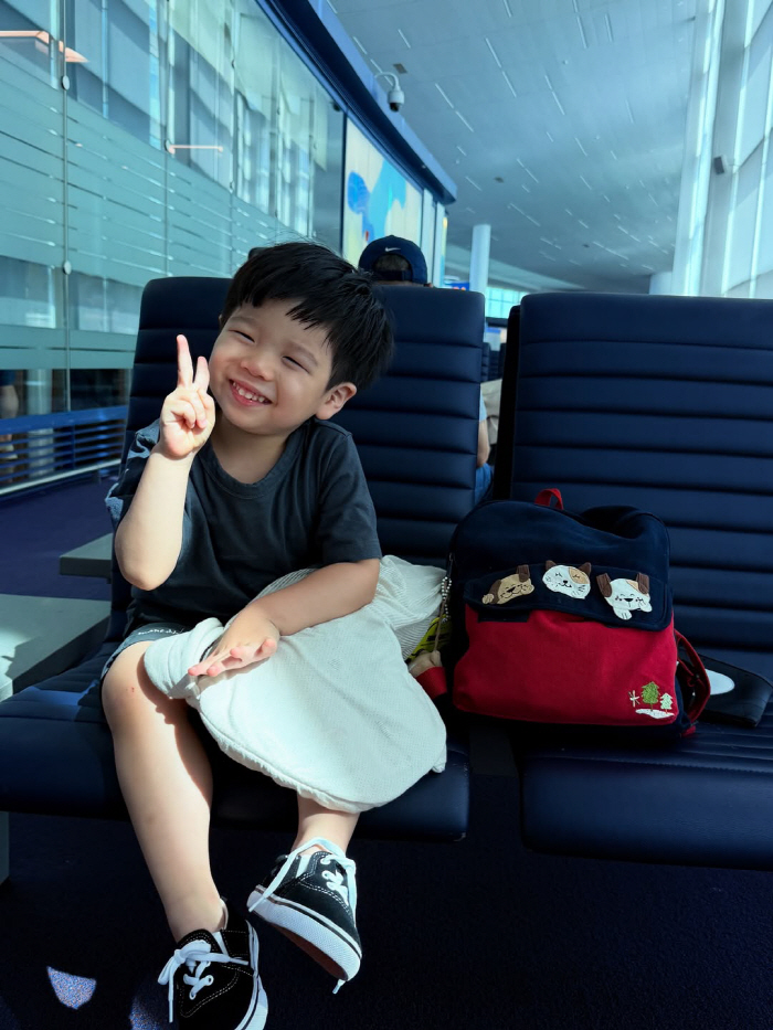 Hong Hyunhee, ♥Jason I left after him. It's possible to play P