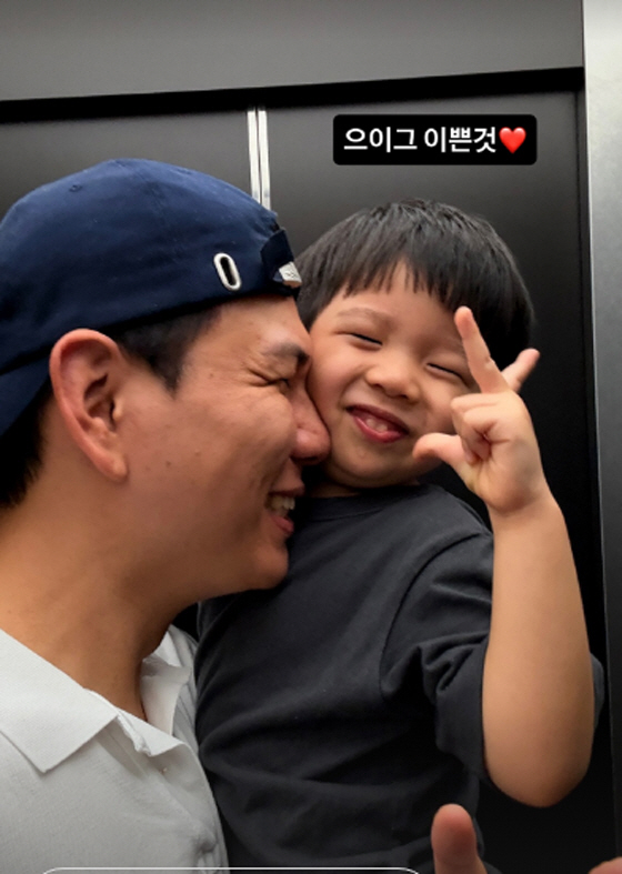 Hong Hyunhee, ♥Jason I left after him. It's possible to play P