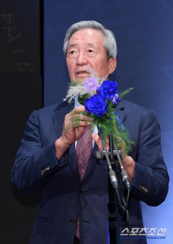 Honorary Chairman Chung Mong-joon's continued love of soccer, Japan should win, and hope to perform well in next year's World Cup
