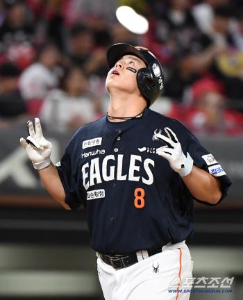 I'm No. 1 hitter in Korea or No. 4 hitter in Hanwha...30 home runs for the second time in his career 