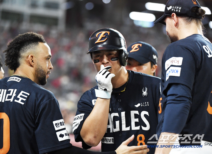 I'm No. 1 hitter in Korea or No. 4 hitter in Hanwha...30 home runs for the second time in his career 