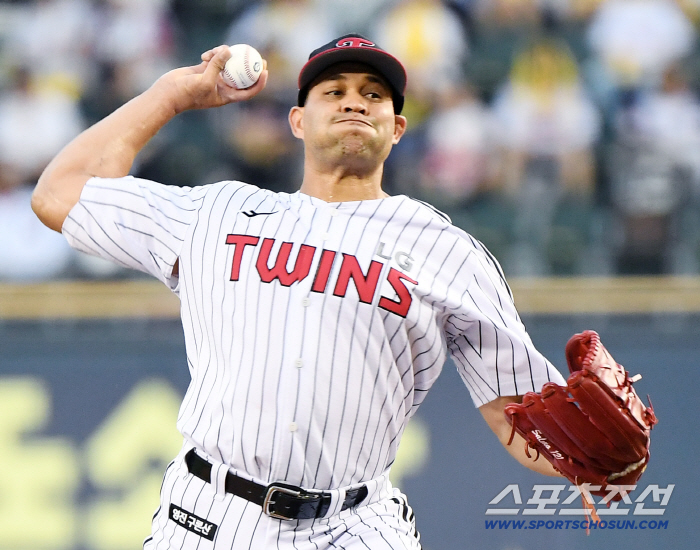 Is it the first place's leisure. a hot salvo. Ten days later, Lim Chan-kyu of the Tolhurst Chirinos will go out to open the starting lineup for the three consecutive games of Hanwha 