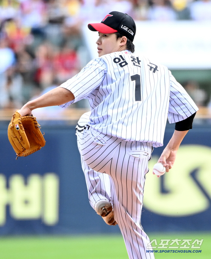 Is it the first place's leisure. a hot salvo. Ten days later, Lim Chan-kyu of the Tolhurst Chirinos will go out to open the starting lineup for the three consecutive games of Hanwha 