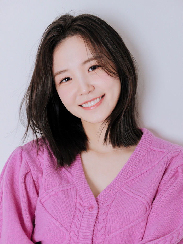 Jang Ye-won, who has been sending love calls to Seo Jang-hoon for five years, said, 'MC breathing? 'Better than I expected from the first recording'