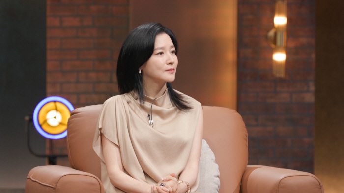 Lee Young-ae and Son Seok-hee met after 25 years..You do it well. (Son Seokhee's questions)