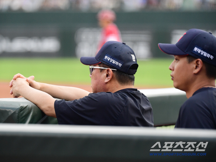Lotte, thank God! Gamboa is fine → Velazquez goes to the bullpen