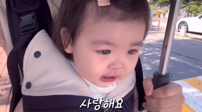 Park Soo-hong's daughter asks for the youngest celebrity photo to be popular in 10 months → Fan service is good